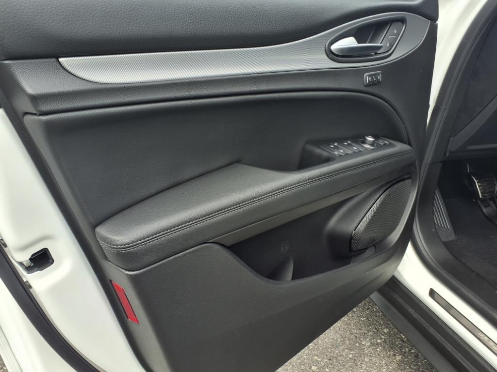 2025 Alfa Romeo Stelvio Sprint Base photo 4