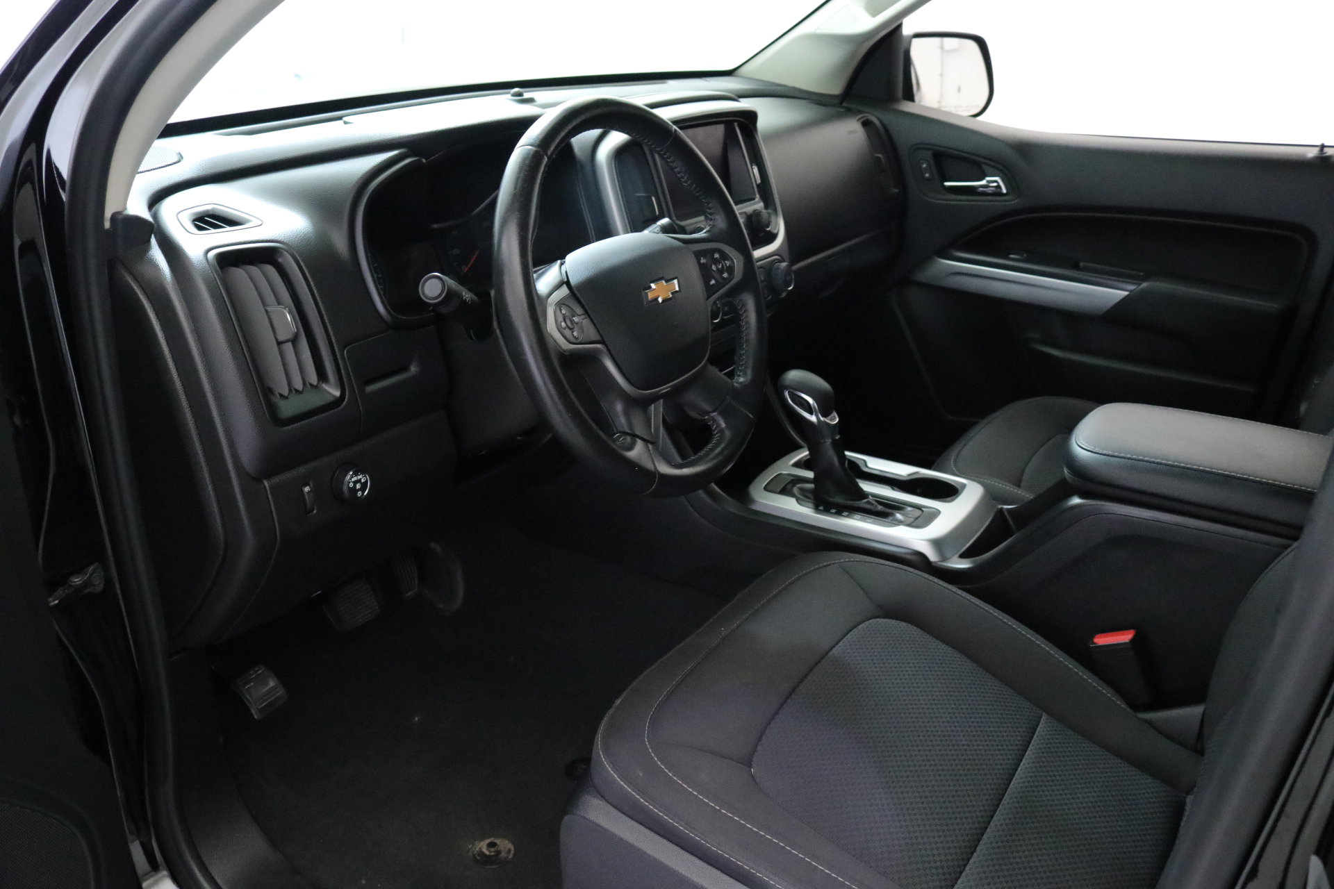 2022 Chevrolet Colorado LT photo 22