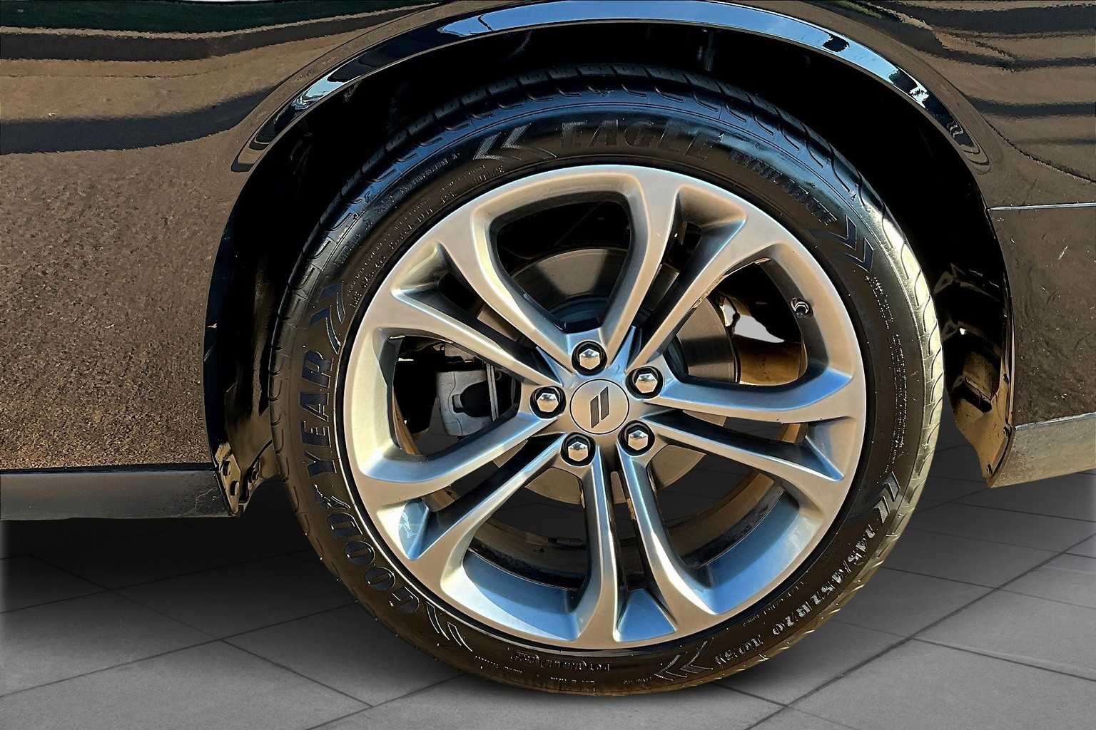 2022 Dodge Challenger R/T photo 9