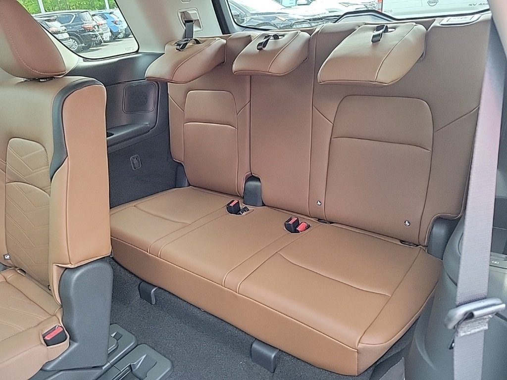 2025 Nissan Pathfinder Platinum photo 24