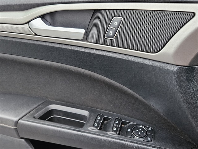 2018 Ford Fusion SE photo 26