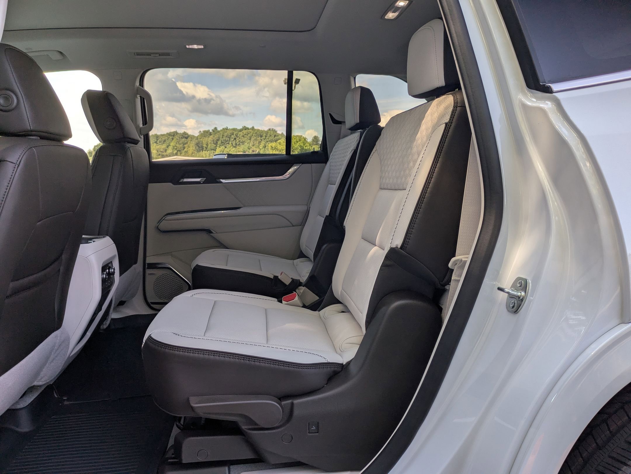 2026 Gmc Acadia Denali photo 4