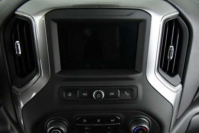 2024 Chevrolet Silverado 2500HD Custom photo 3