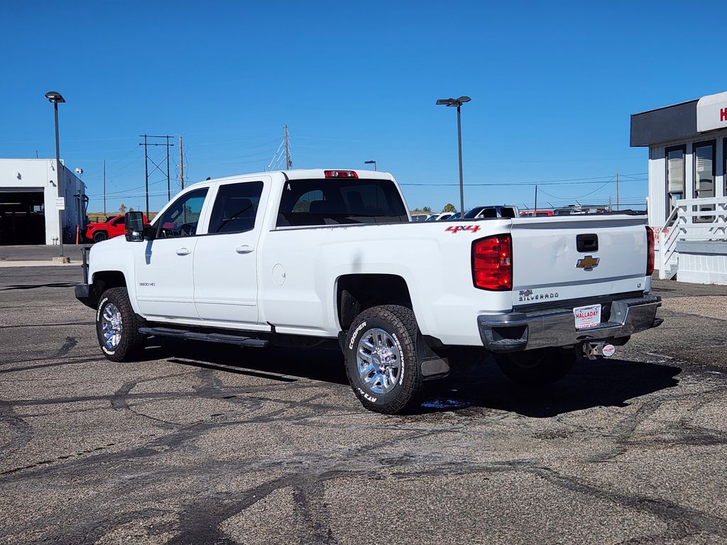 2016 Chevrolet Silverado 3500HD LT photo 3