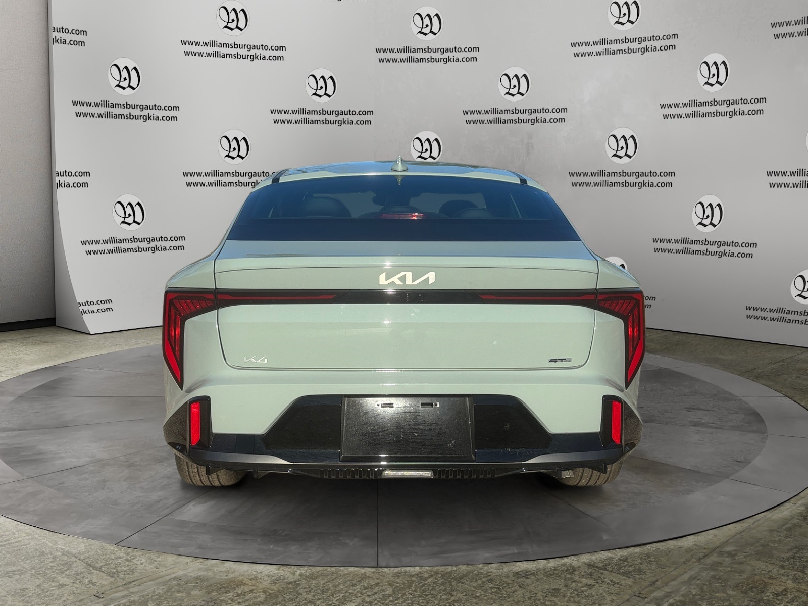 2025 Kia K4 GT-Line photo 4