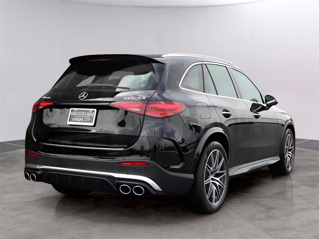 2025 Mercedes Benz GLC 43 photo 4