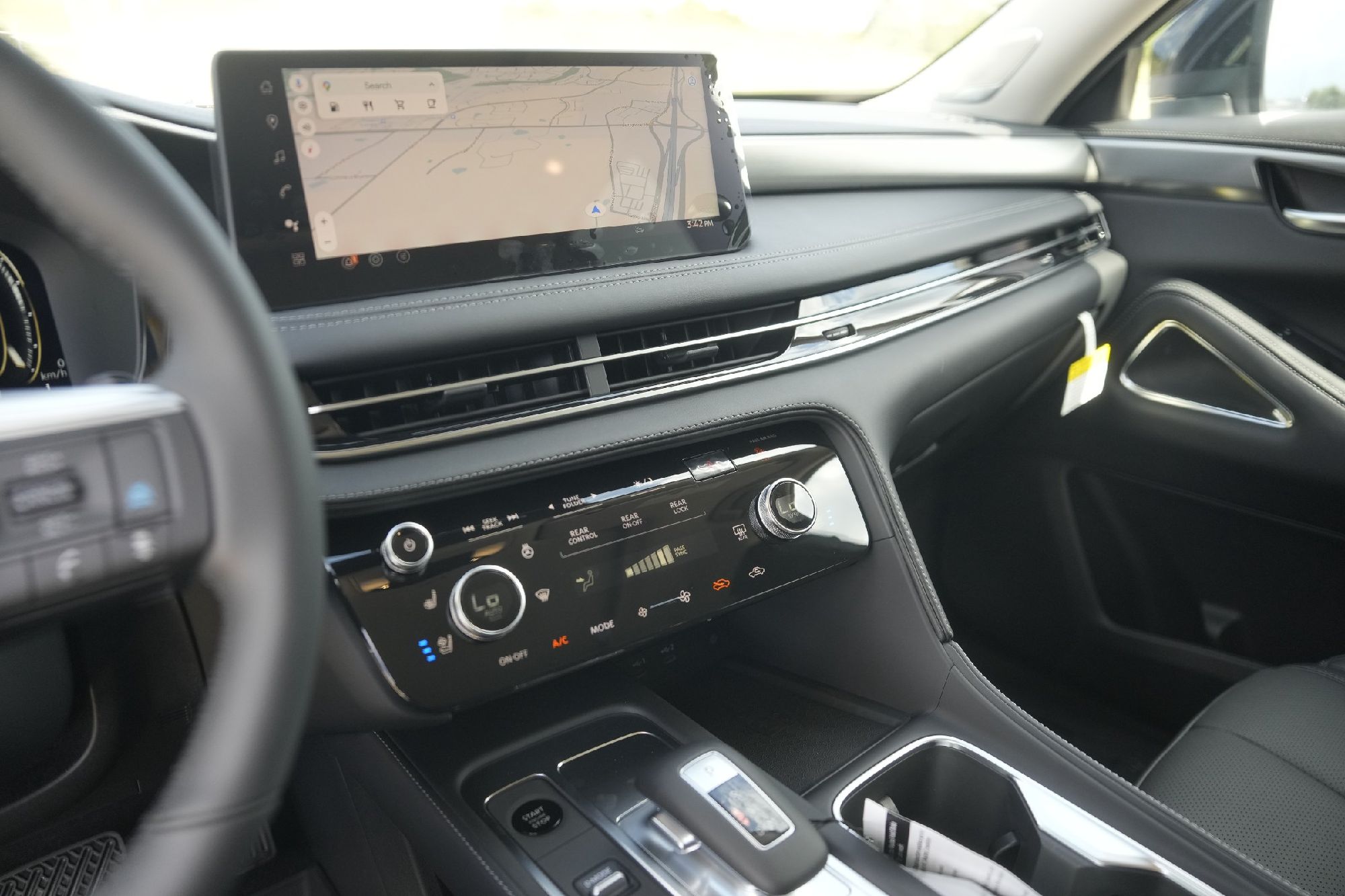 2026 Infiniti QX60 Luxe photo 8