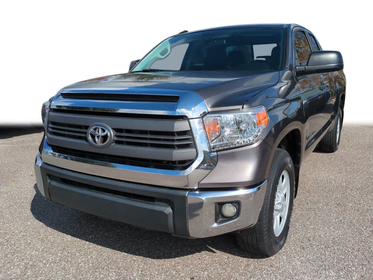 2015 Toyota Tundra SR5's photo