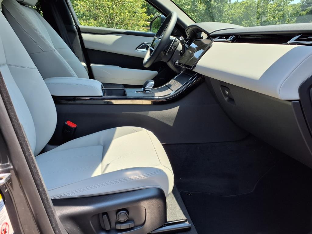 2026 Land Rover Range Rover Velar P250 S photo 3