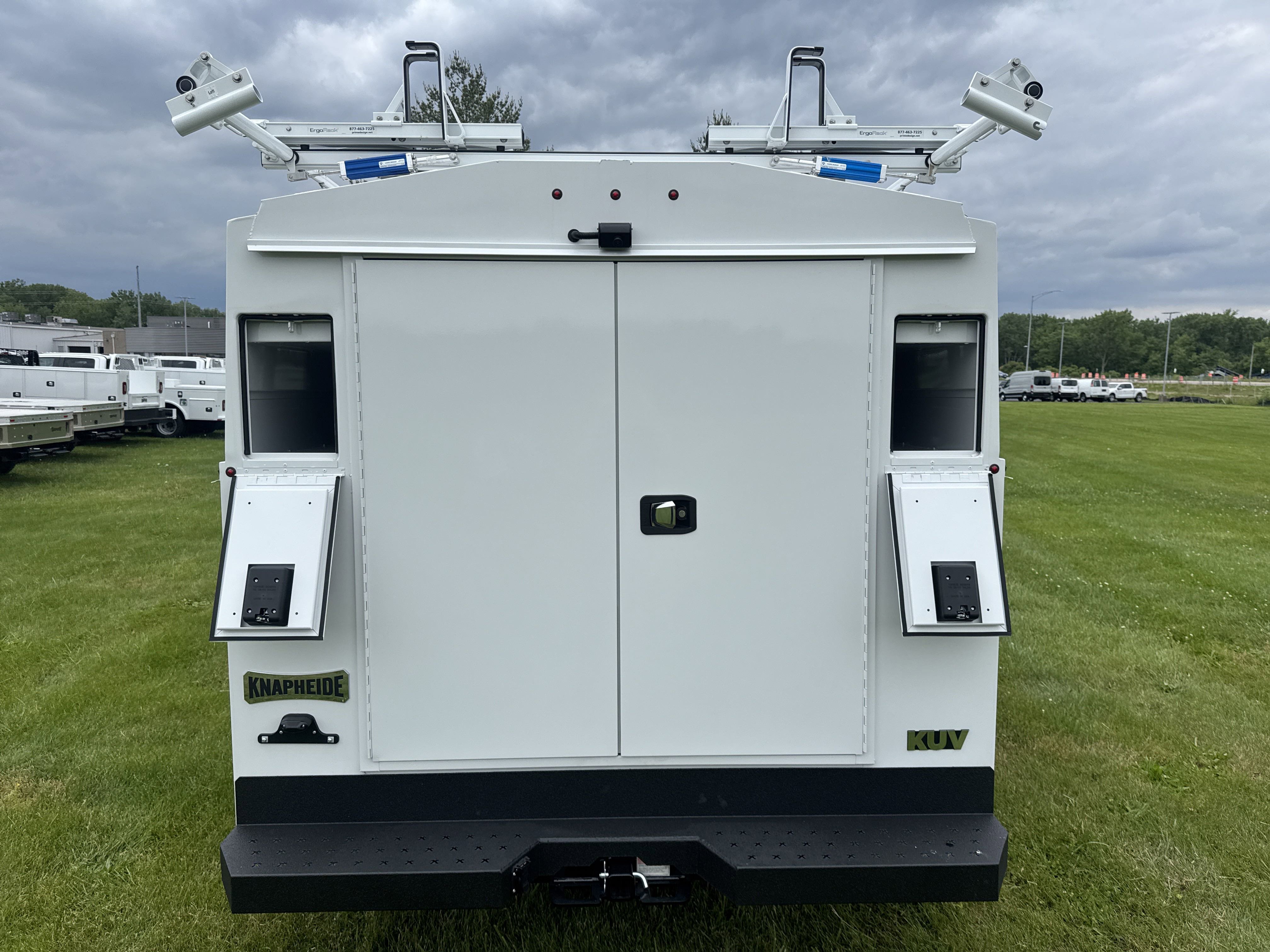 2024 Ford Transit Cutaway photo 3