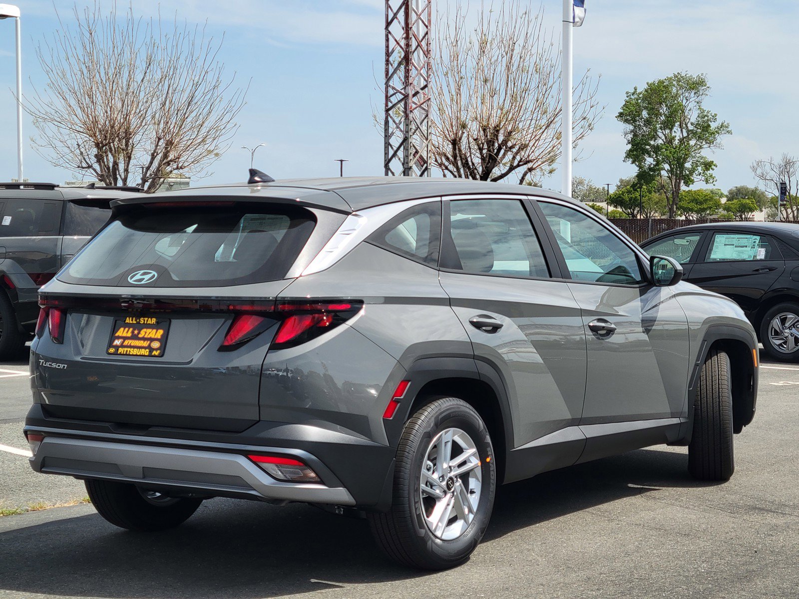 2025 Hyundai Tucson SE photo 4