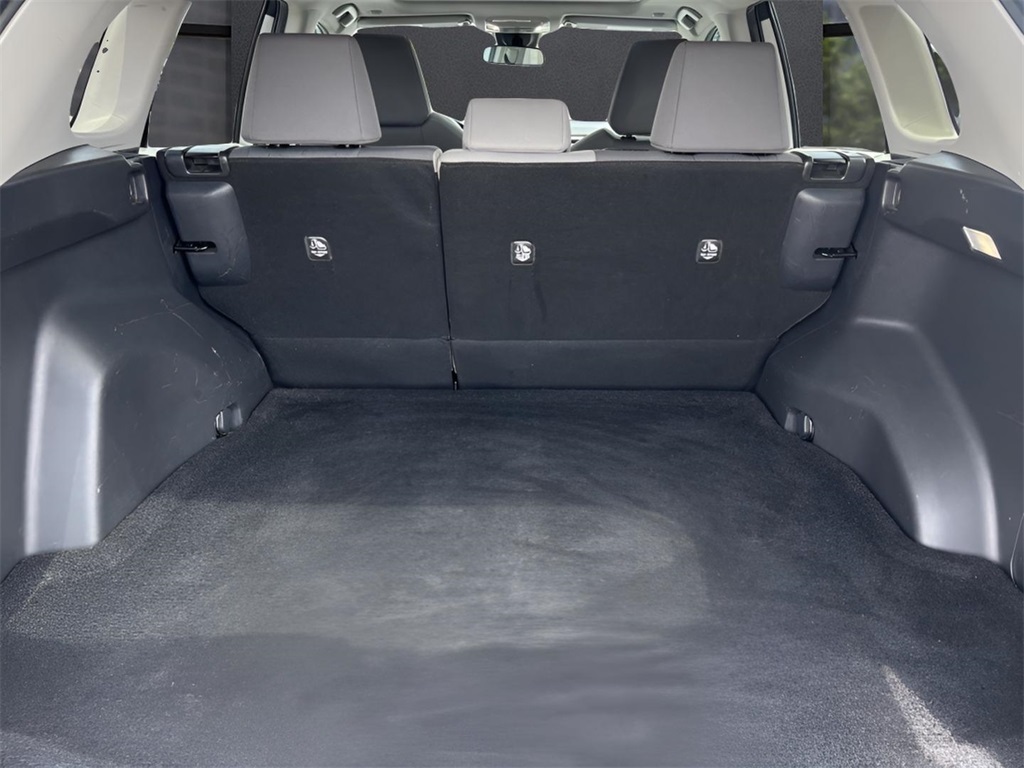 2023 Toyota RAV4 XLE photo 6