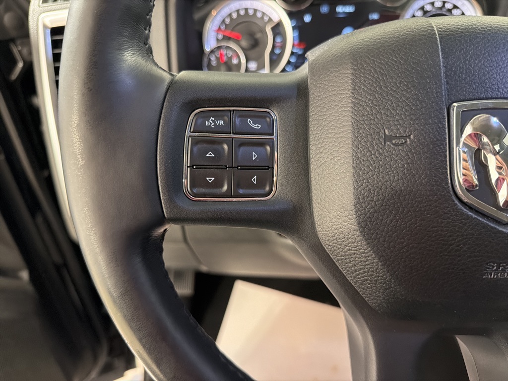 2019 Ram 1500 Classic Warlock photo 3