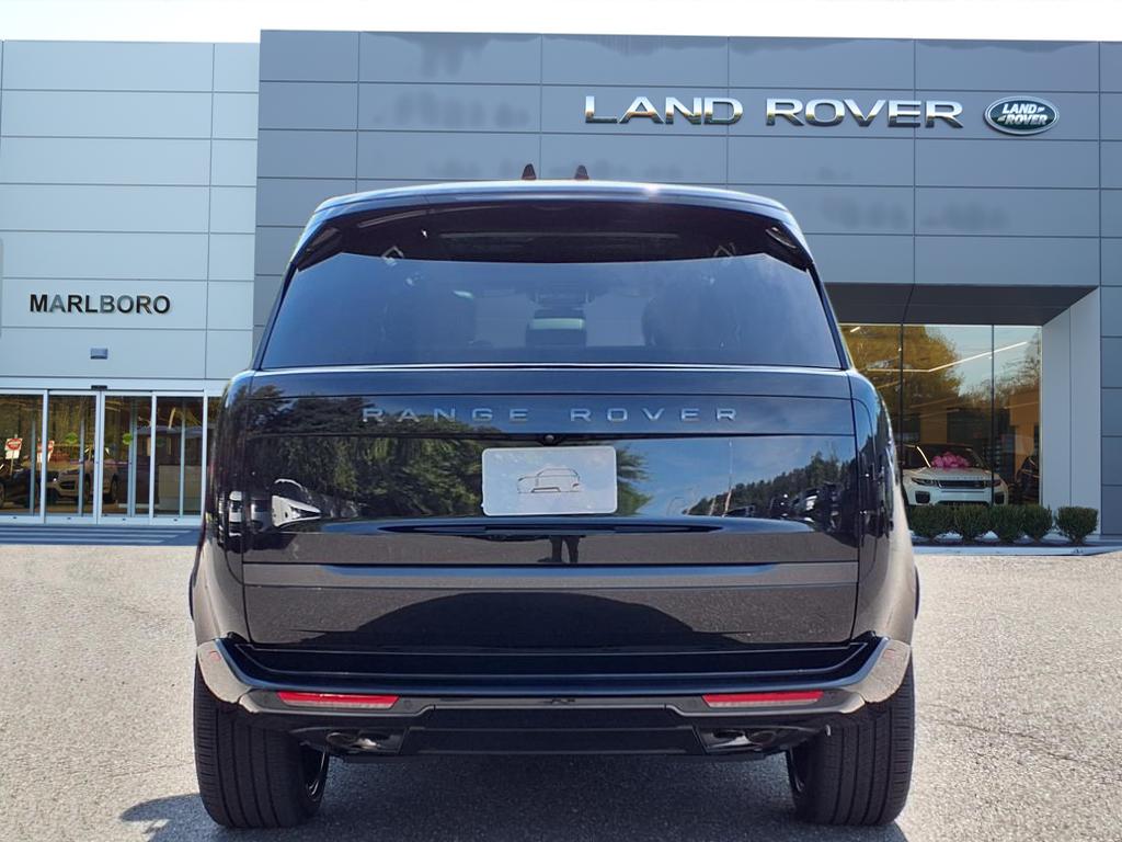 2025 Land Rover Range Rover SE photo 7