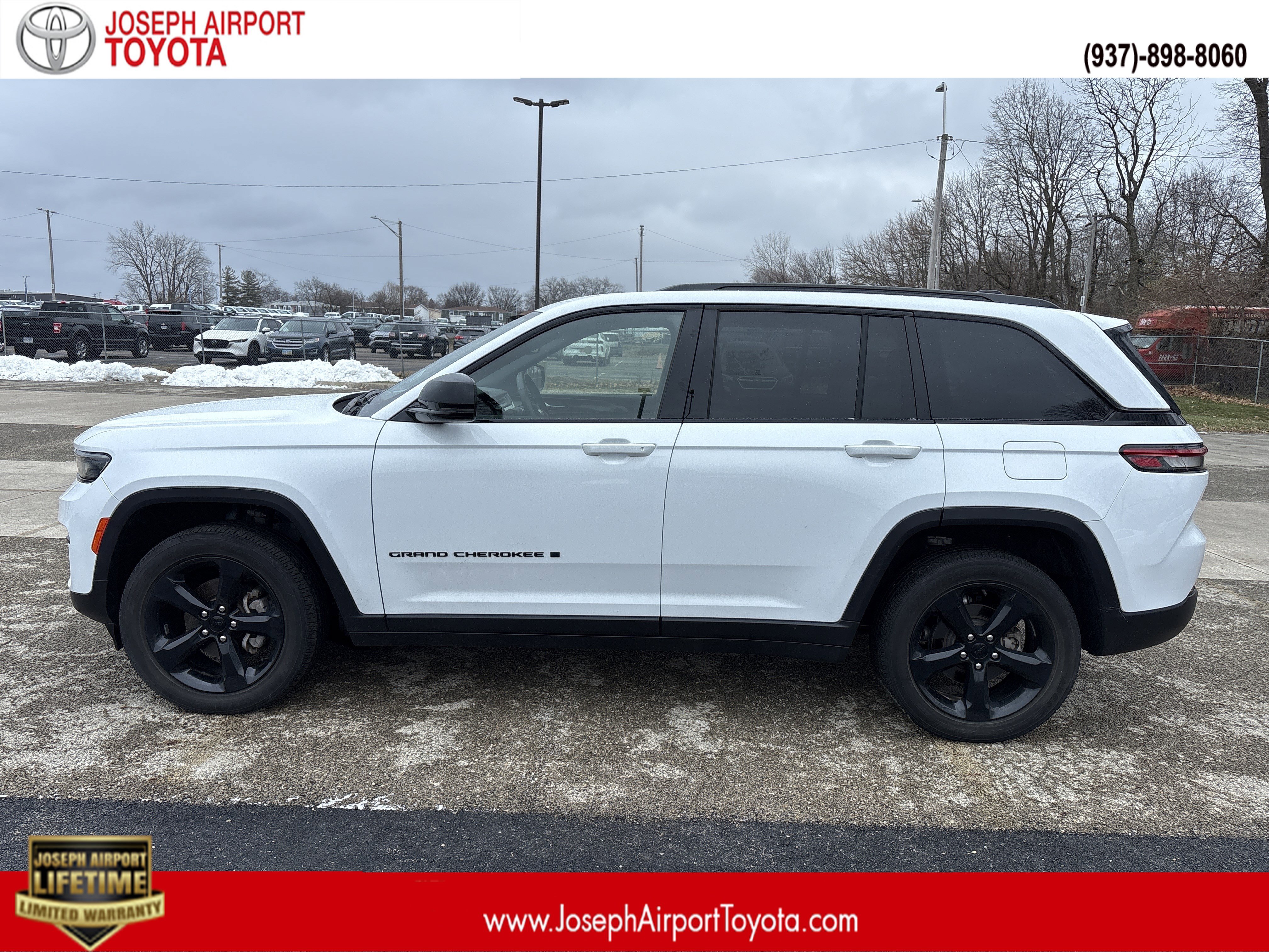 2022 Jeep Grand Cherokee Altitude's photo