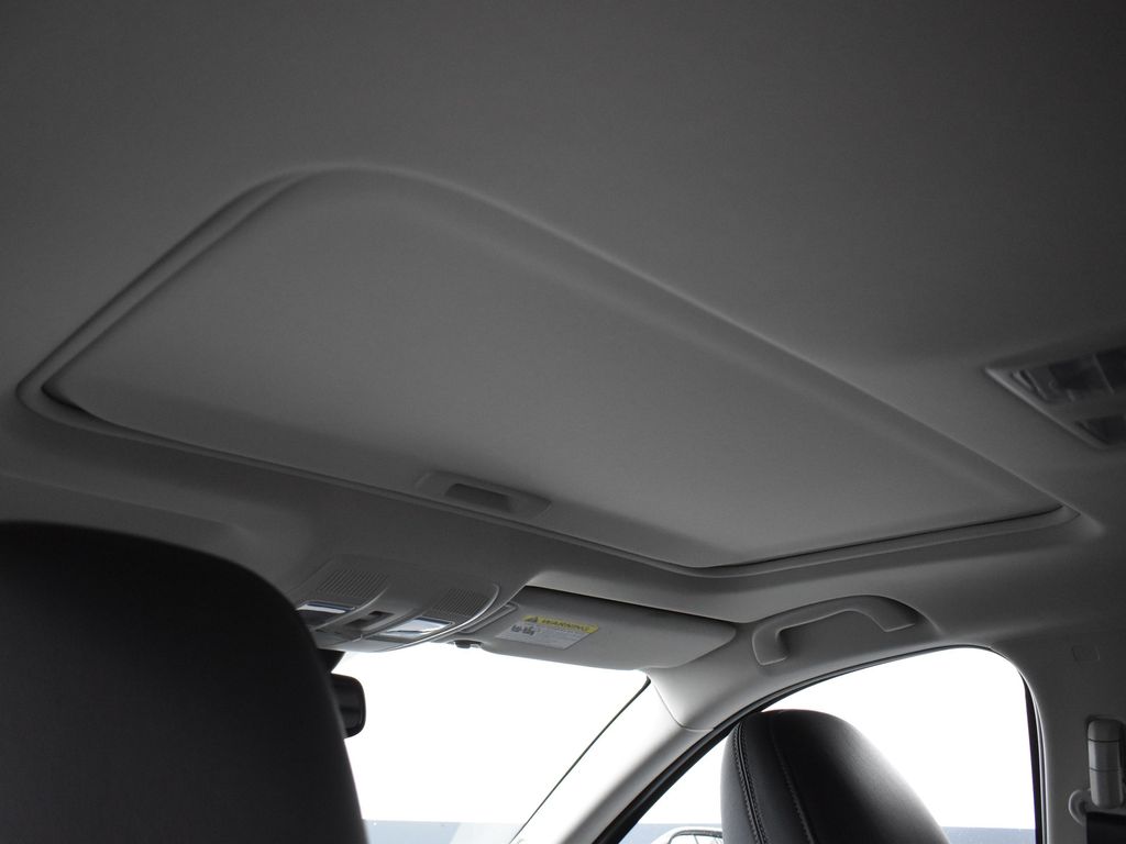 2025 Mazda CX-5 2.5 S Preferred photo 17