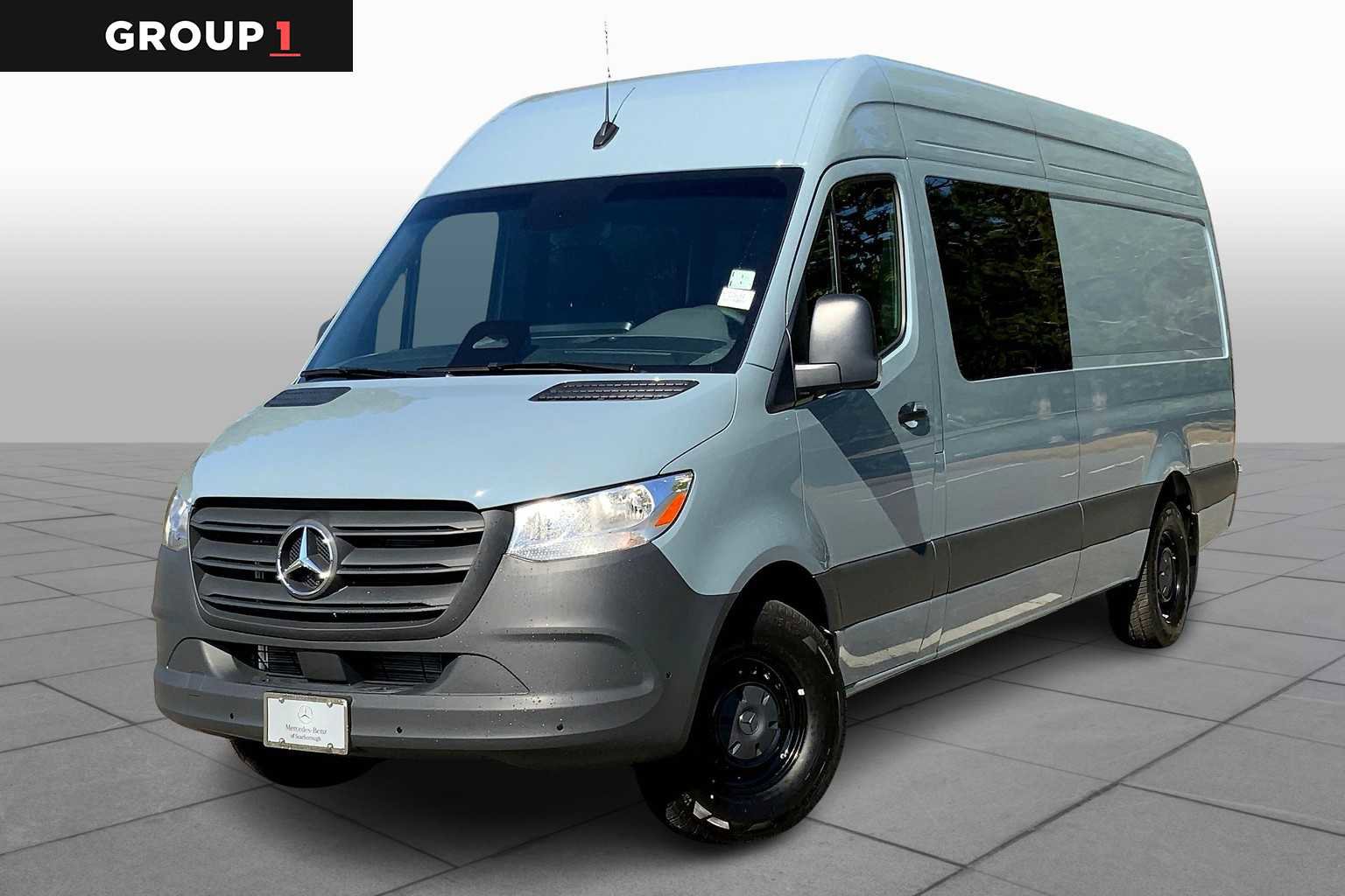 2025 Mercedes-Benz Sprinter Crew Van Base's photo