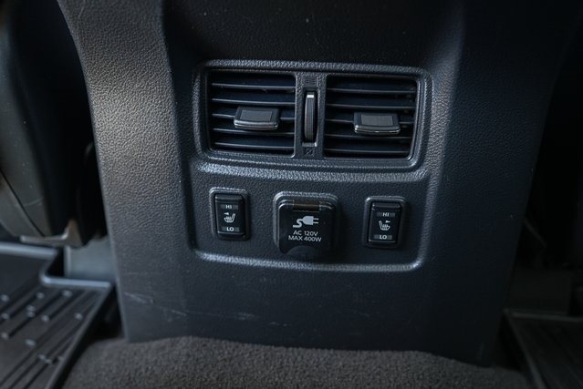 2018 Nissan Titan Platinum Reserve photo 29
