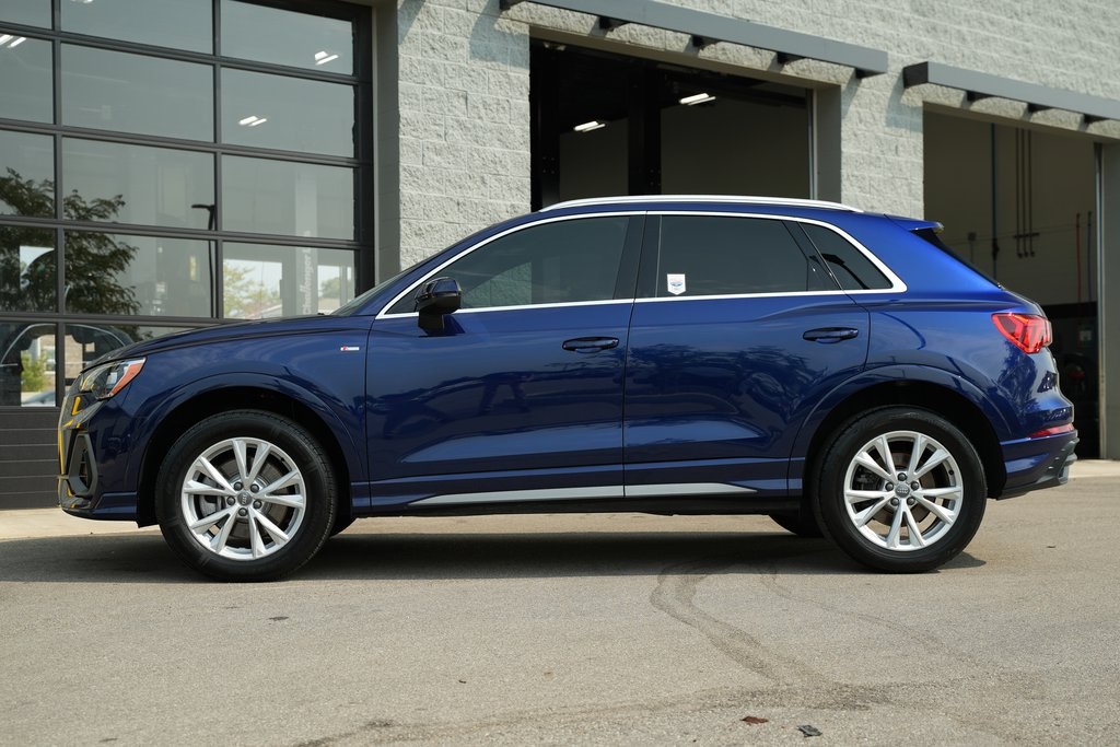 2021 Audi Q3 S line Premium photo 9