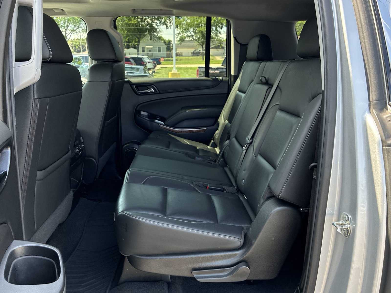 2020 Chevrolet Suburban Premier photo 26