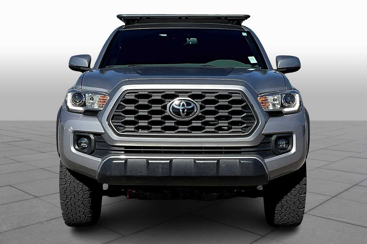 2020 Toyota Tacoma TRD photo 3