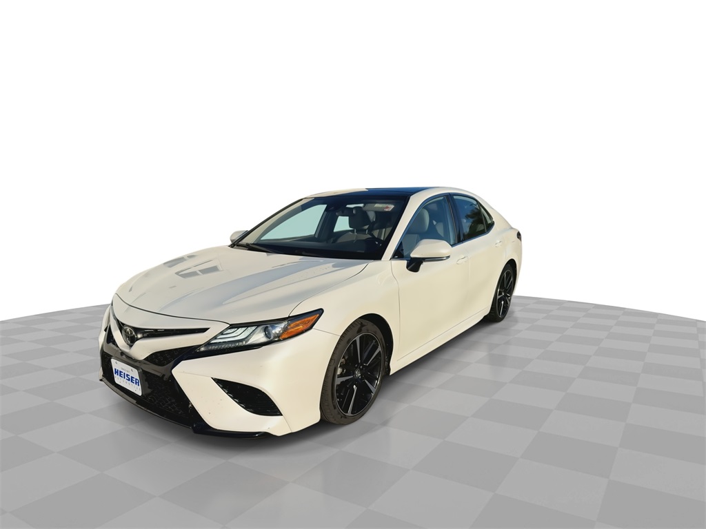 2019 Toyota Camry XSE photo 4