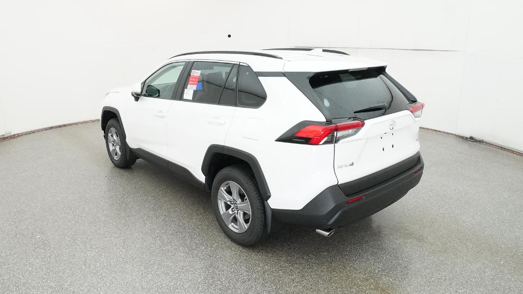 2025 Toyota RAV4 XLE photo 13