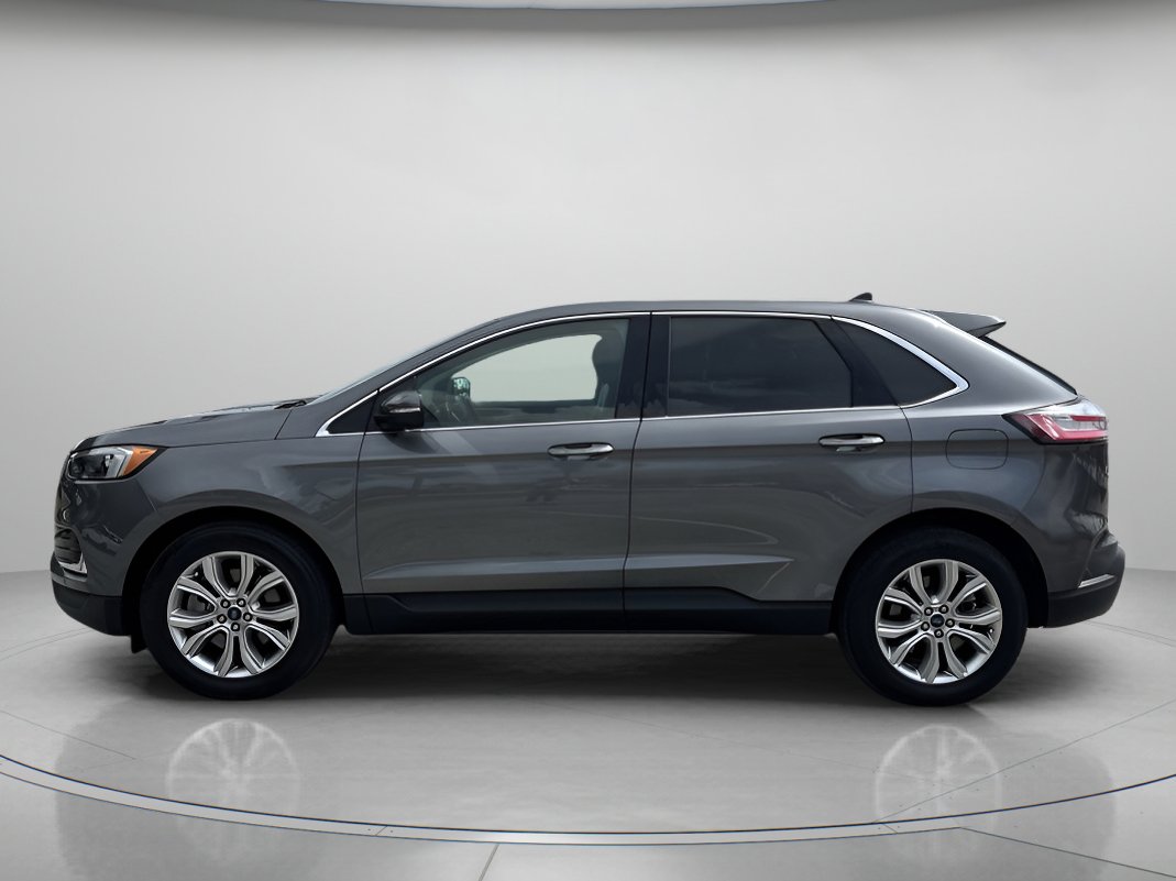2022 Ford Edge Titanium photo 5