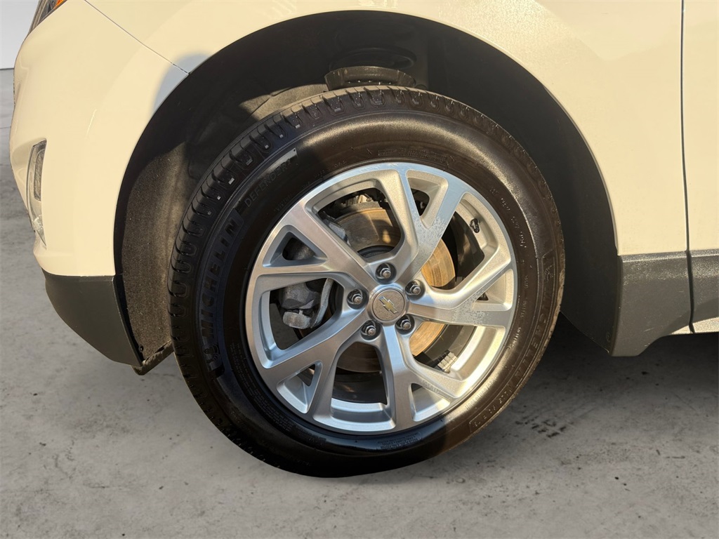 2020 Chevrolet Equinox LT photo 14