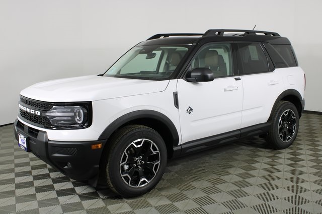 2025 Ford Bronco Sport Outer Banks photo 3