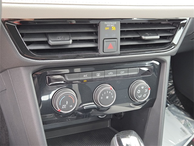 2025 Volkswagen Taos S photo 9