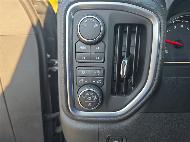 2019 Chevrolet Silverado 1500 RST photo 23
