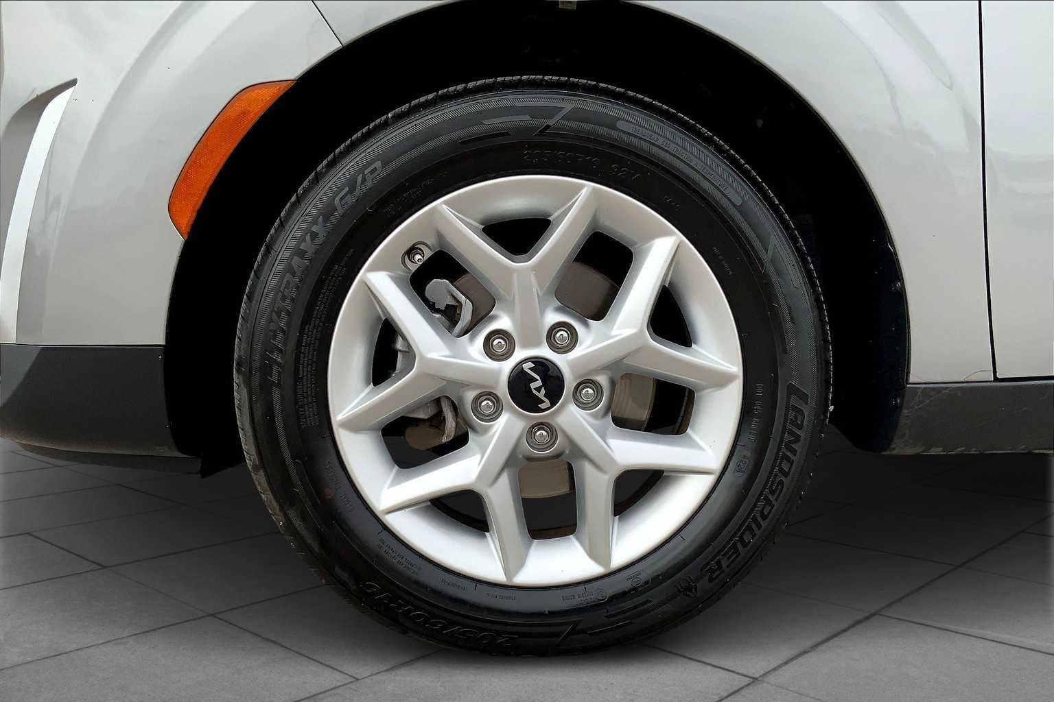 2023 Kia Soul LX photo 10