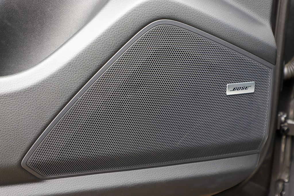 2024 Porsche Cayenne Coupe Base photo 32