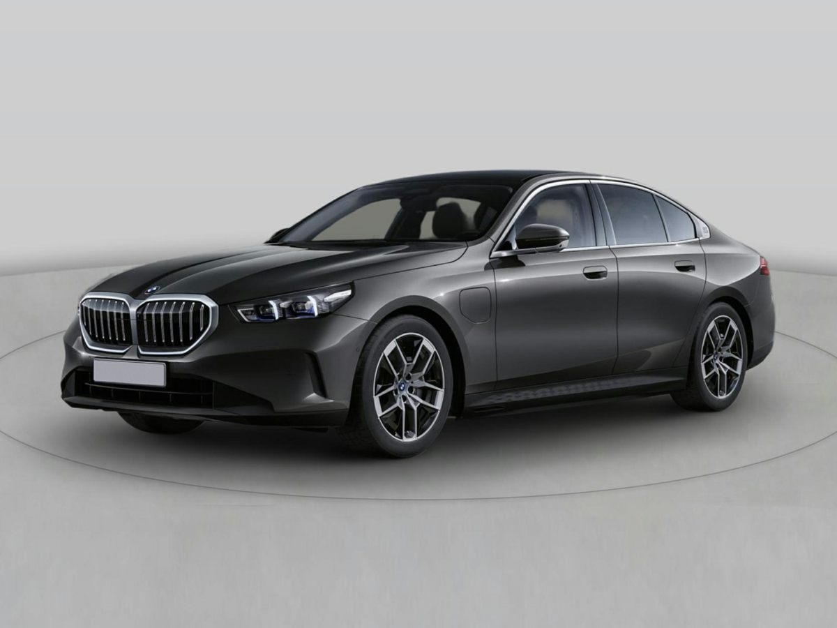 2026 Bmw 550e xDrive photo 3