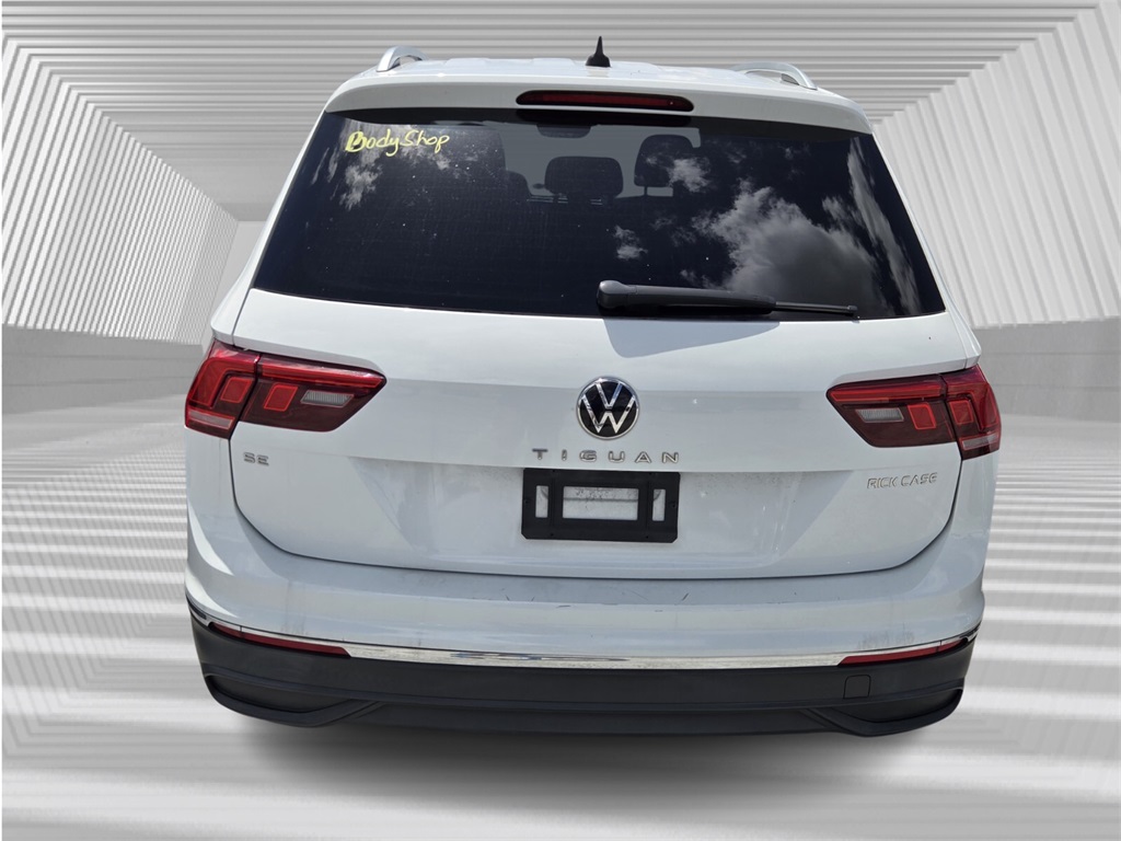 2022 Volkswagen Tiguan SE photo 3