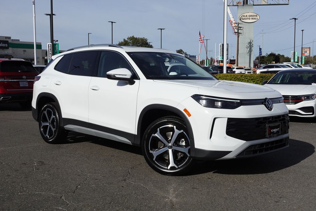 2026 Volkswagen Tiguan SE photo 3