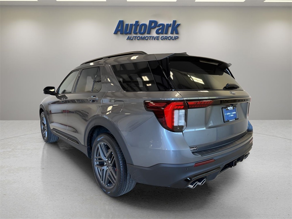 2026 Ford Explorer ST photo 3