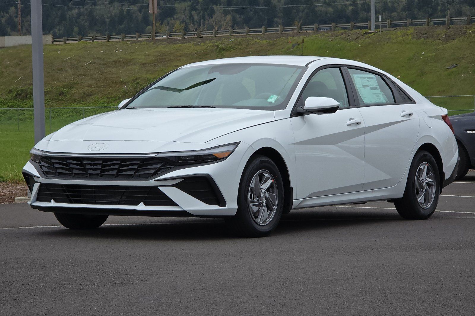 2025 Hyundai Elantra SE photo 7