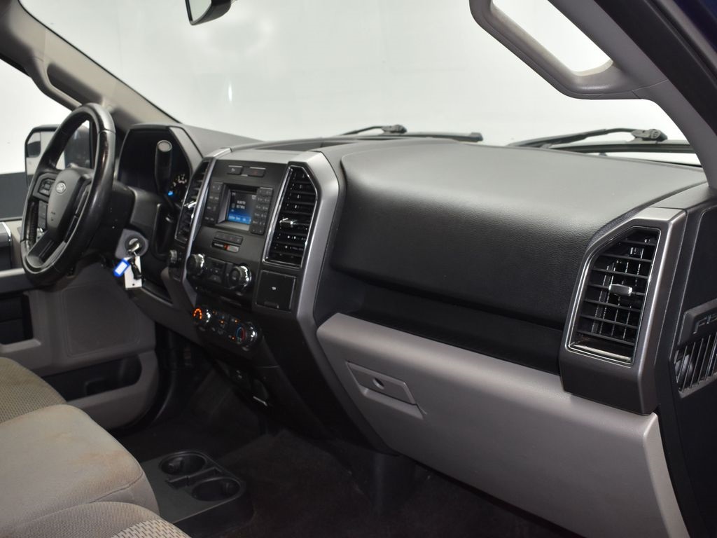 2017 Ford F-150 XLT photo 15