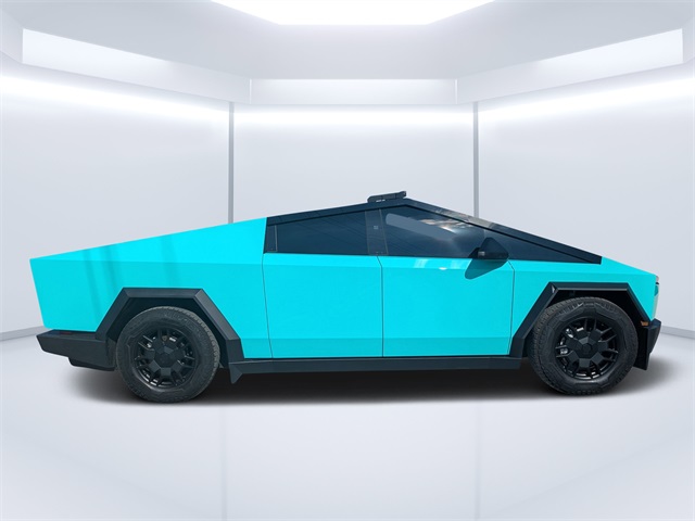 2024 Tesla Cybertruck photo 2