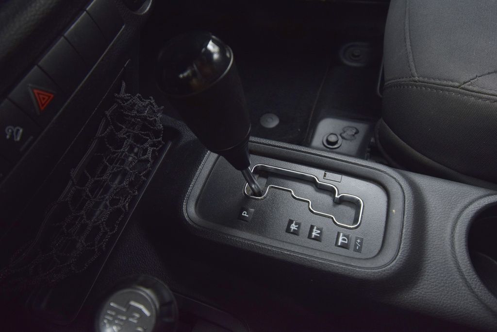 2014 Jeep Wrangler Unlimited Sport photo 17