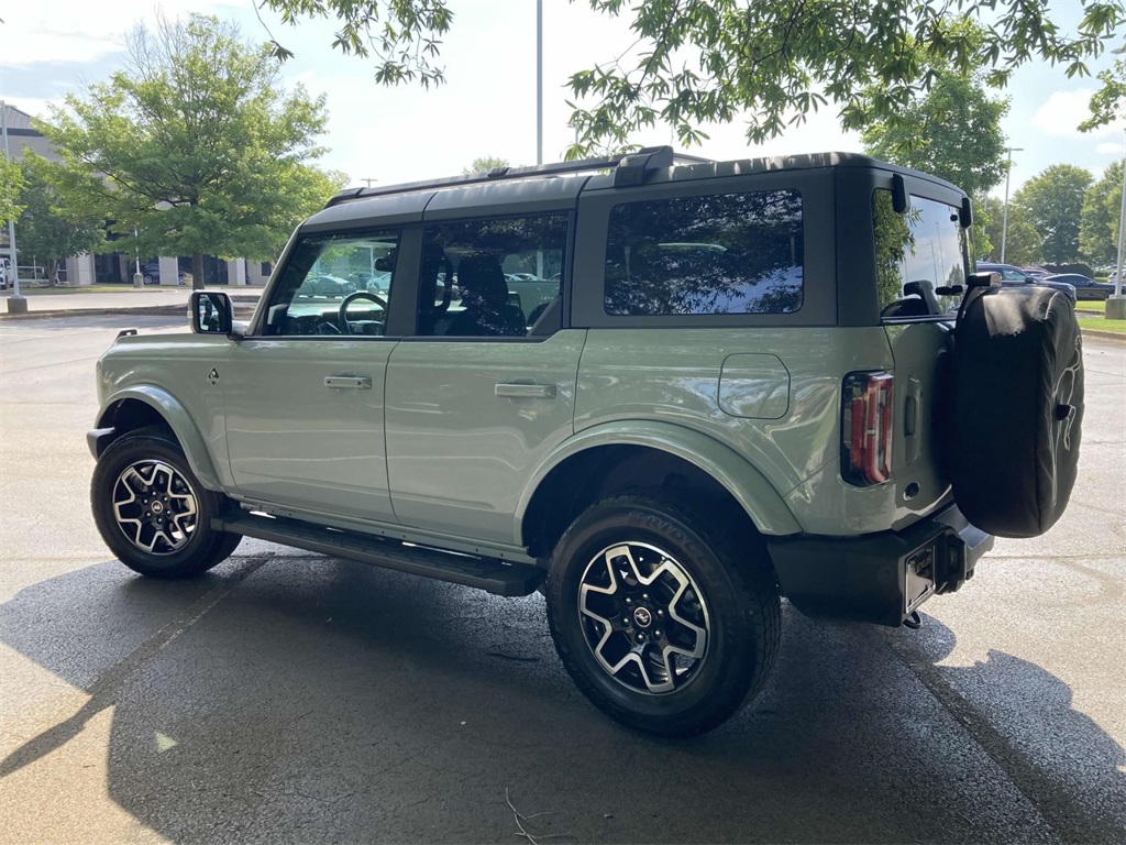 2022 Ford Bronco Outer Banks photo 4