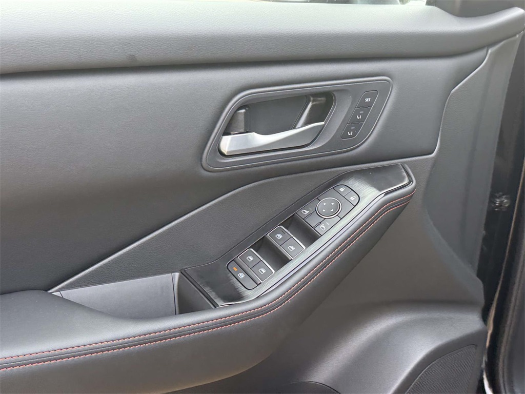 2026 Nissan Rogue SV photo 20