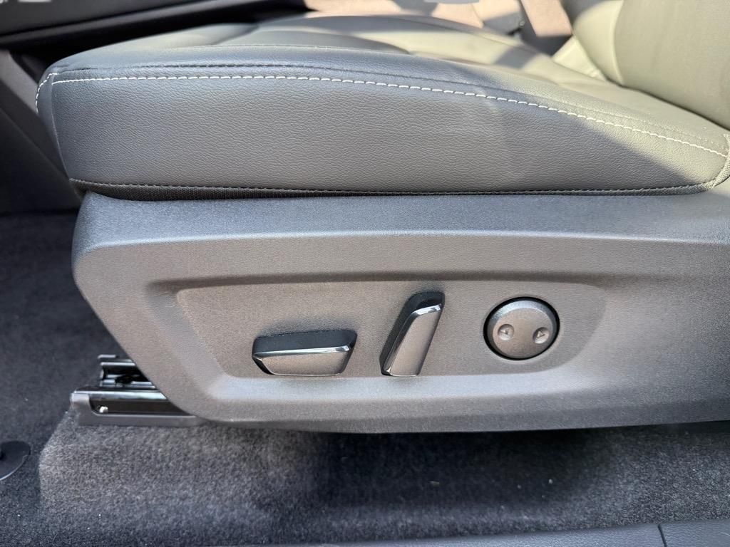 2025 Nissan Murano SV photo 13