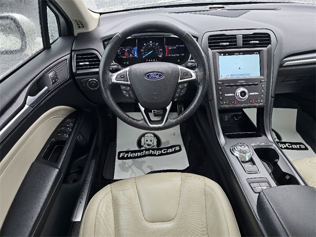 2017 Ford Fusion Energi Titanium photo 3
