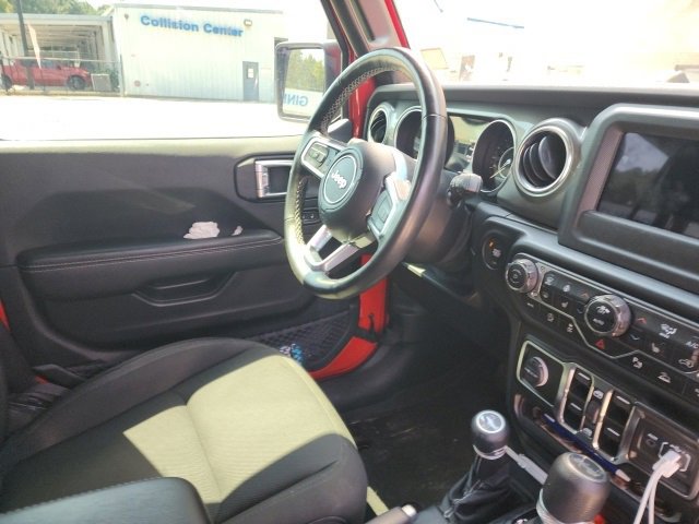 2021 Jeep Wrangler Unlimited Sahara photo 14