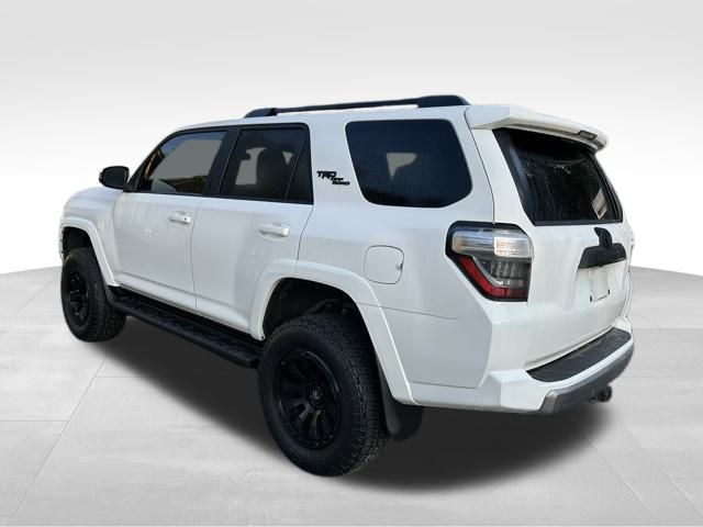 2019 Toyota 4Runner TRD Off-Road Premium photo 3