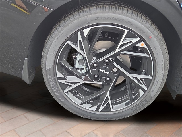 2026 Kia K5 GT-Line photo 4