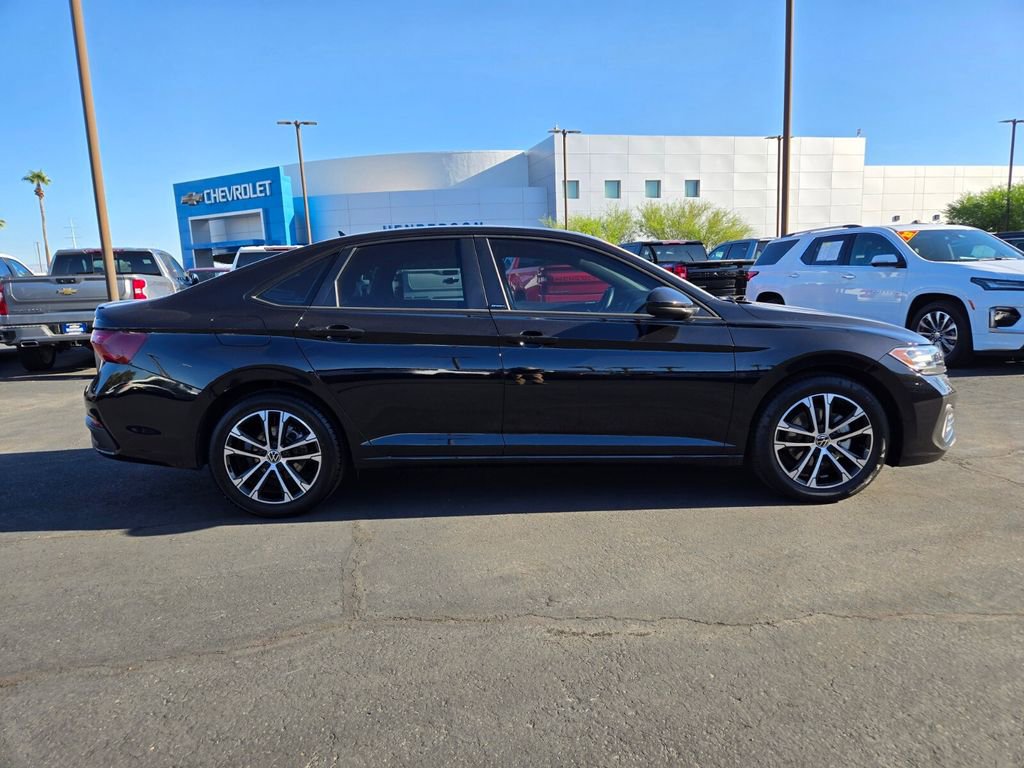 2024 Volkswagen Jetta Sport photo 6
